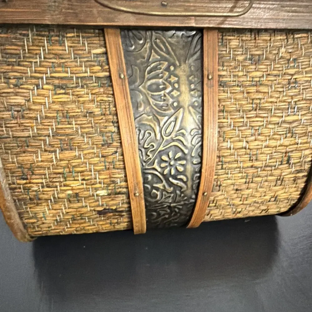 Vintage Wood & Wicker Lidded Storage Box w/ Floral Metal Panel & Latch